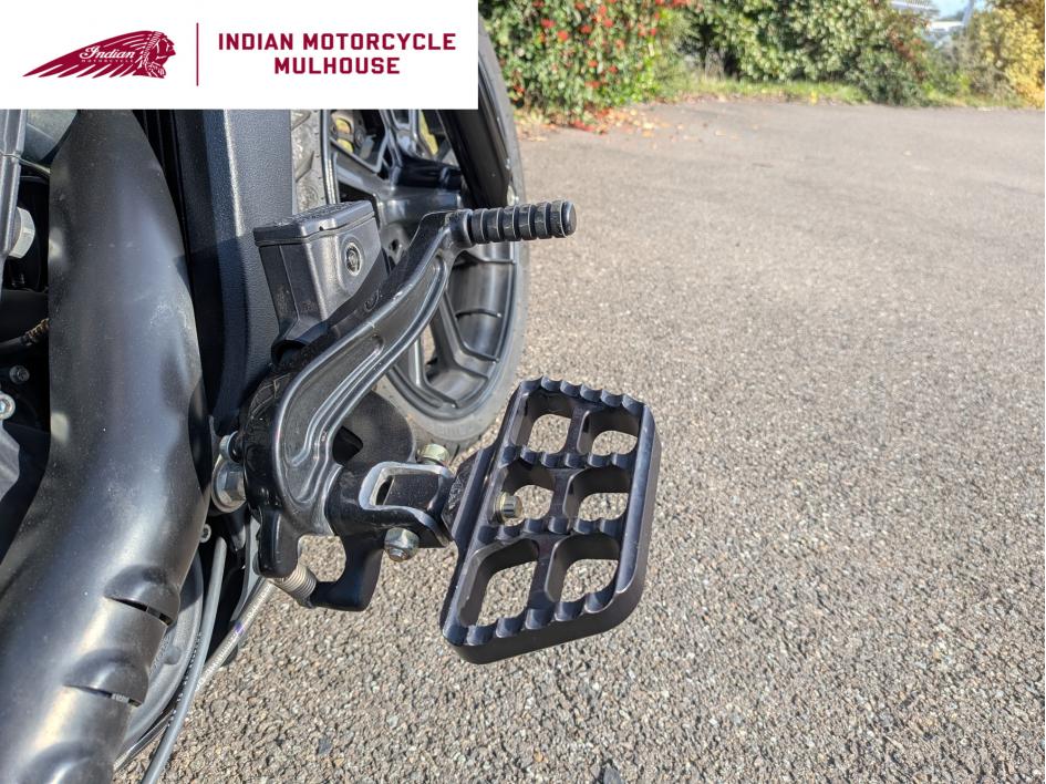 INDIAN SCOUT ROGUE 1200 1ERE MAIN