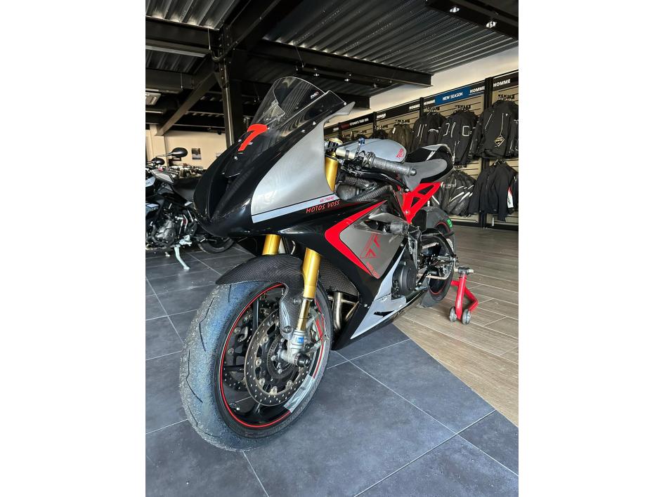 TRIUMPH DAYTONA  675 R