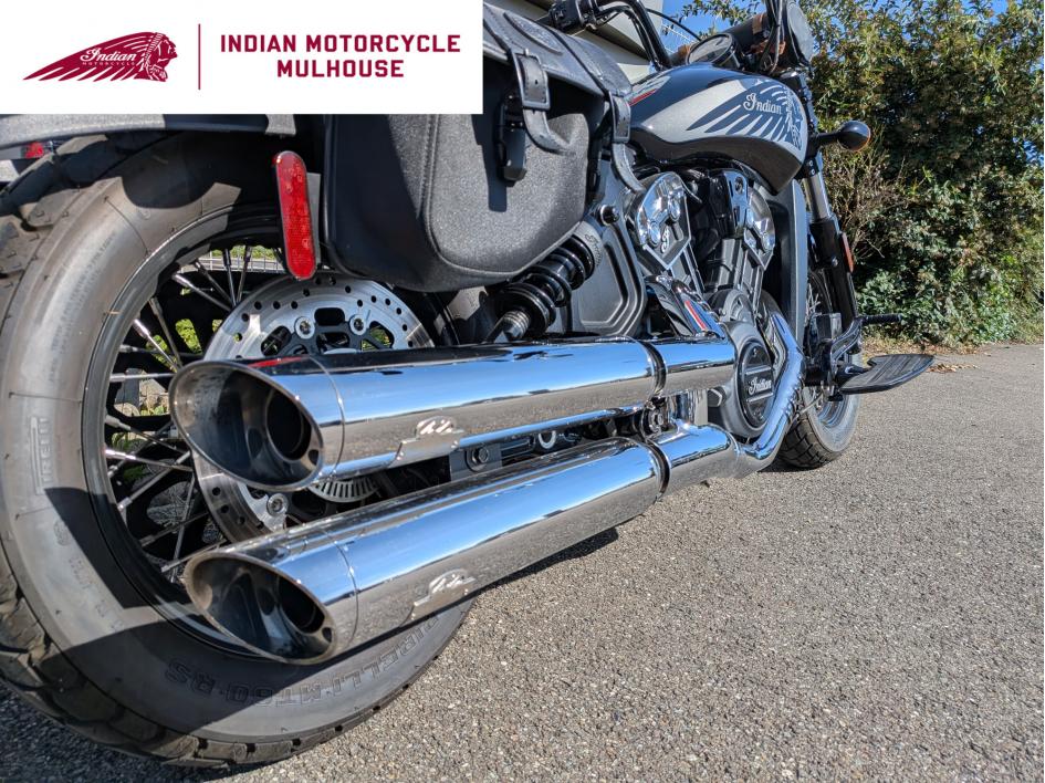 INDIAN SCOUT BOBBER TWENTY 1200 1ERE MAIN JEKILL AND HYDE