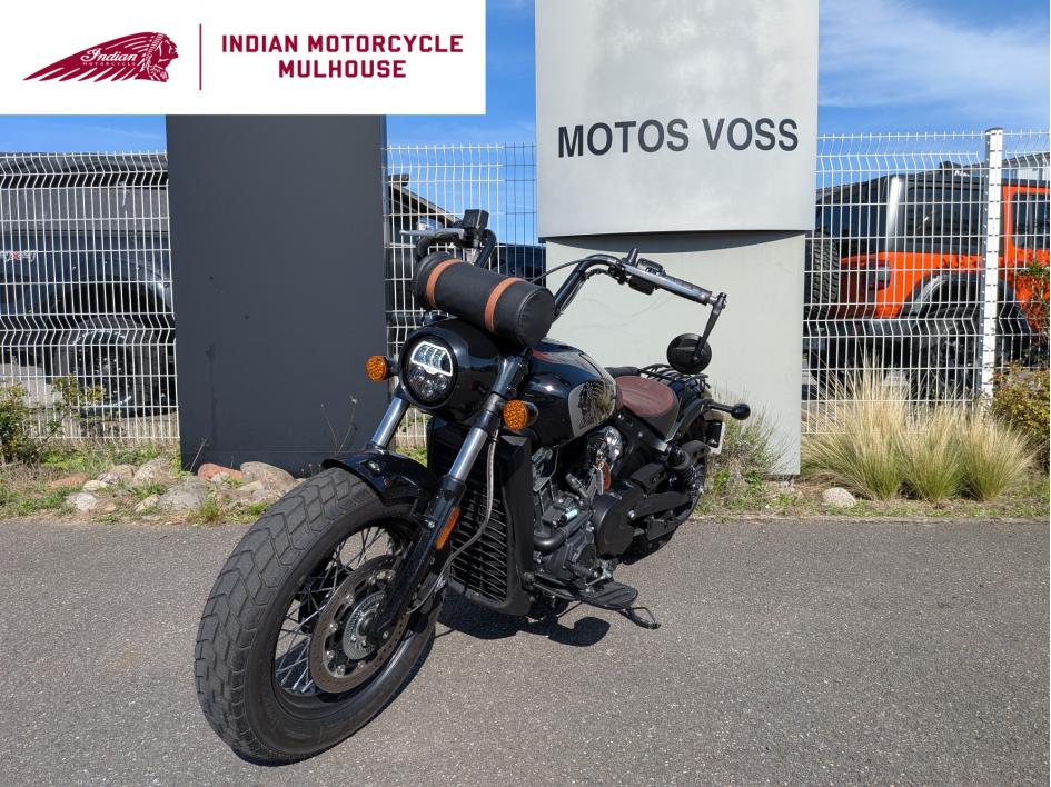 INDIAN SCOUT BOBBER TWENTY 1200 1ERE MAIN JEKILL AND HYDE