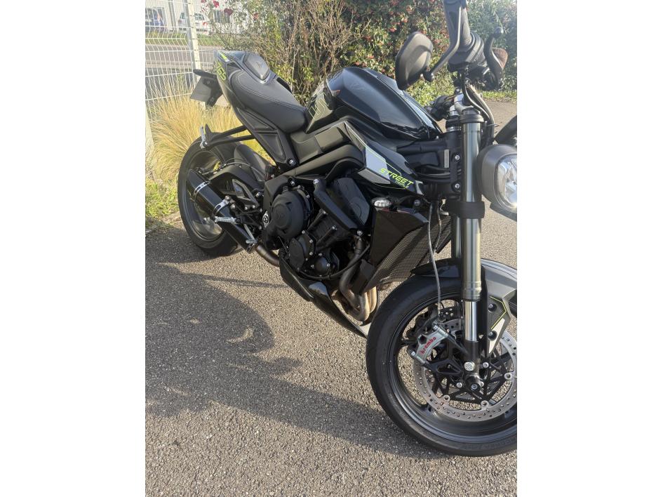 TRIUMPH STREET TRIPLE 765 RS