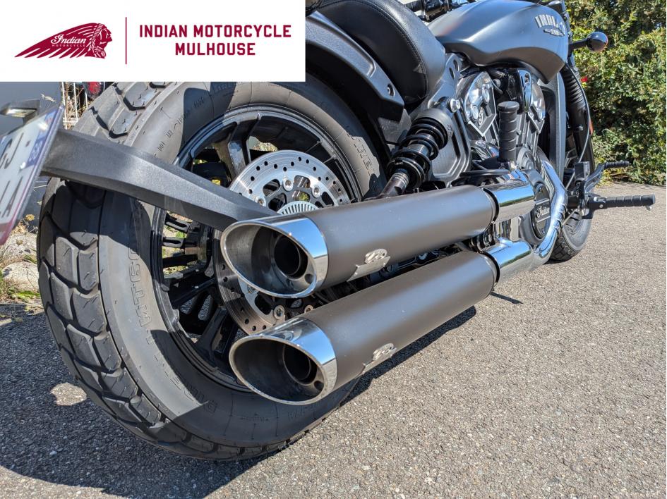 INDIAN SCOUT BOBBER STAGE 1 1ERE MAIN JEKILL AND HYDE
