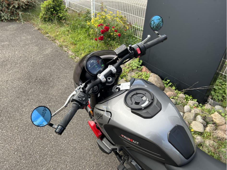 TRIUMPH TRIDENT 660 A2